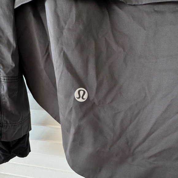 LuluLemon Black Athletic/Windbreaker - Picture 5 of 6